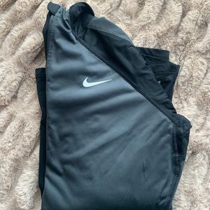 Nike pullover. Slim fit